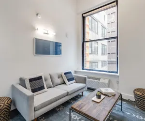 Photo 2 - Sosuite 1BR Loft w Shared W/d, Gym, Lounge