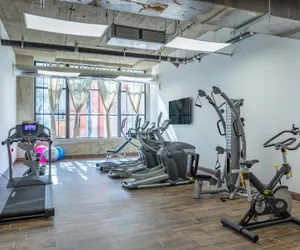 Photo 2 - Sosuite 2BR Apt w W/d, Gym, On-site Restaurant