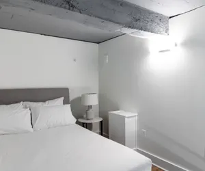 Photo 4 - Sosuite 2BR Loft w W/d, Gym, Lounge