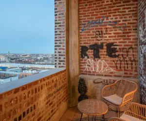 Photo 4 - Sosuite 2BR Penthouse w Balcony W D Gym