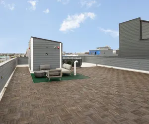 Photo 3 - Sosuite 1BR Apt w W/d, Shared Roofdeck