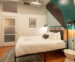 Photo 2 - Sosuite 2BR Apt w W/d, Gym, On-site Restaurant