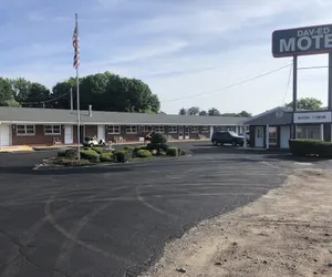 Photo 2 - Dav-Ed Motel