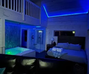 Photo 3 - Pinnacle Suite Treehouse