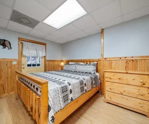 Photo 3 - Er299 - Possum Hollow 4 Bedroom Cabin by RedAwning