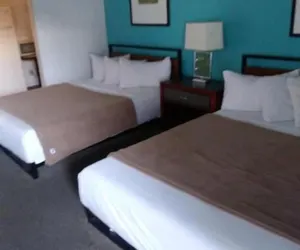 Photo 3 - DESERT HILLS MOTEL