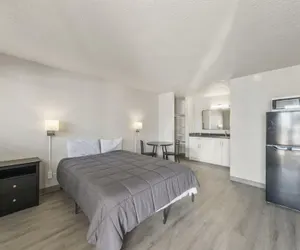 Photo 4 - LTA Suites Brookside