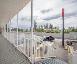 Photo 3 - Budget Inn Bend