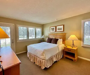 Photo 2 - Charming 1BDR Condo w Golf Course View