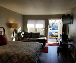 Photo 2 - GATEWAY INN