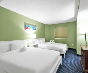 Photo 3 - Carolinian Resort
