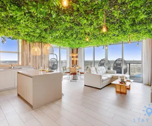 Photo 4 - Airbnb Jungle Experience High-floor Pools
