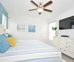 Photo 5 - Champions Retreat 5 Bedroom Home by RedAwning