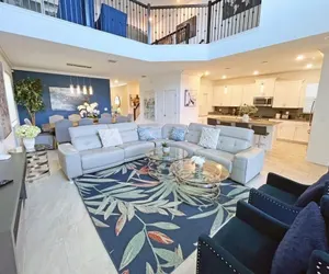 Photo 2 - Champions Retreat 5 Bedroom Home by RedAwning