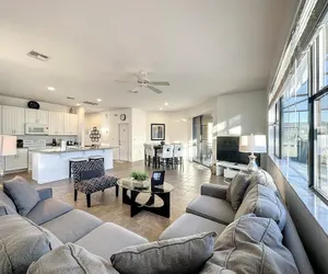 Photo 4 - 5 Bed South Facing Pool Close to Disney