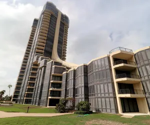 Photo 2 - Bridgepoint Luxury Condominiums