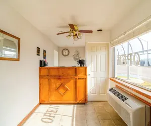 Photo 4 - Budget Inn By OYO Frederick Us-183