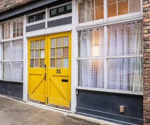 Photo 2 - Elegant Edgy Loft on Historic Alley Parking