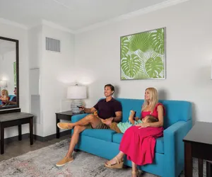 Photo 5 - OASIS BAY SUITES, Tampa, Busch Gardens, USF