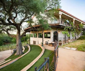 Photo 2 - The Guesthouse at Lonely Oak Vineyard