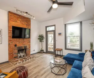 Photo 2 - Mansfield Modern Oasis