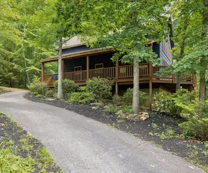 Photo 2 - Blue Hawk Hideaway 3 Bedroom Cabin by RedAwning