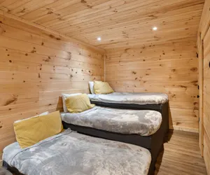 Photo 3 - Blue Hawk Hideaway 3 Bedroom Cabin by RedAwning
