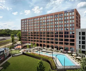 Photo 2 - Memoir Wedgewood Houston