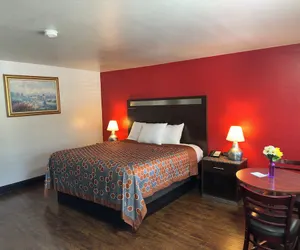 Photo 3 - Crossroads Inn