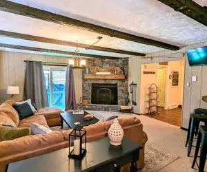 Photo 4 - Double Diamond Lodge by Avantstay Group Escape w/ Firepit, Patio, Activities