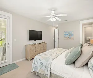 Photo 5 - 1317 Laurel Grove 3 Bedroom Home by RedAwning