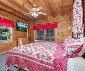 Photo 5 - Er81 - Family Making Memories 3 Bedroom Cabin by RedAwning