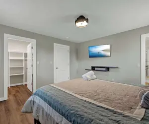 Photo 5 - River Oaks Retreat With Hot Tub