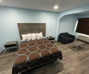 Photo 4 - Super Stay Inn By OYO Humble IAH East