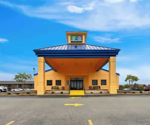 Photo 2 - Suburban Studios Mason Near Kings Island