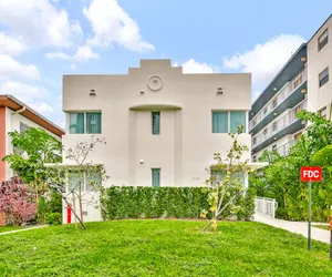 Photo 2 - West Deco Boutique Apartments