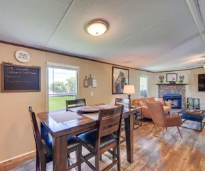 Photo 3 - Ranch House w/ Grill: 5 Mi to Braunig Lake Park!