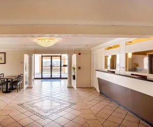 Photo 4 - Sunrise Inn & Suites