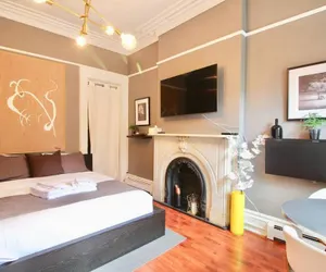 Photo 4 - The West Village Gem