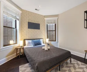 Photo 2 - Wrigleyville Suites