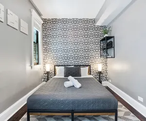 Photo 5 - Wrigleyville Suites