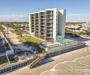 Photo 2 - Ocean View With a Beachfront Pool at Ocean Trillium Condo 701