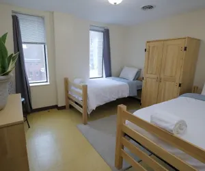 Photo 5 - 2 Bedroom Downtown Apt Friends Families Ideal