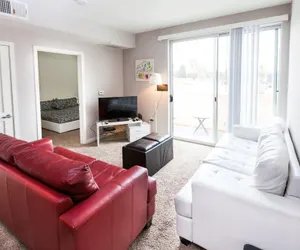 Photo 2 - 2 Bedroom Classic Furnished Apartments Walking Distance From Hollywood Attractions