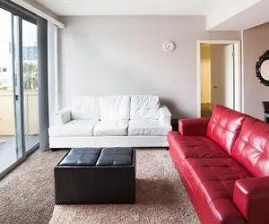 Photo 4 - 2 Bedroom Classic Furnished Apartments Walking Distance From Hollywood Attractions