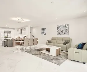 Photo 5 - 4BR w htd Pool Walk to Las Olas 5mins to Beach