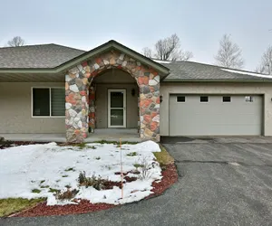 Photo 2 - Unit 701 5 Bd 3 Ba 5 Bedroom Condo by RedAwning