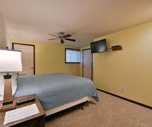 Photo 3 - Unit 701 5 Bd 3 Ba 5 Bedroom Condo by RedAwning