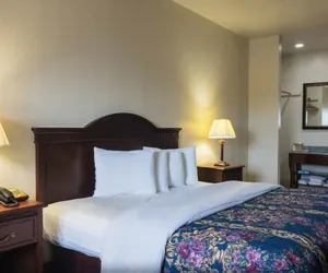 Photo 4 - Hiway Inn Express Of Coalgate