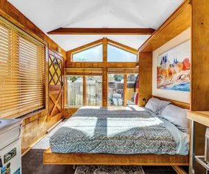 Photo 2 - Snuggle Inn A Romantic Couples Retreat!